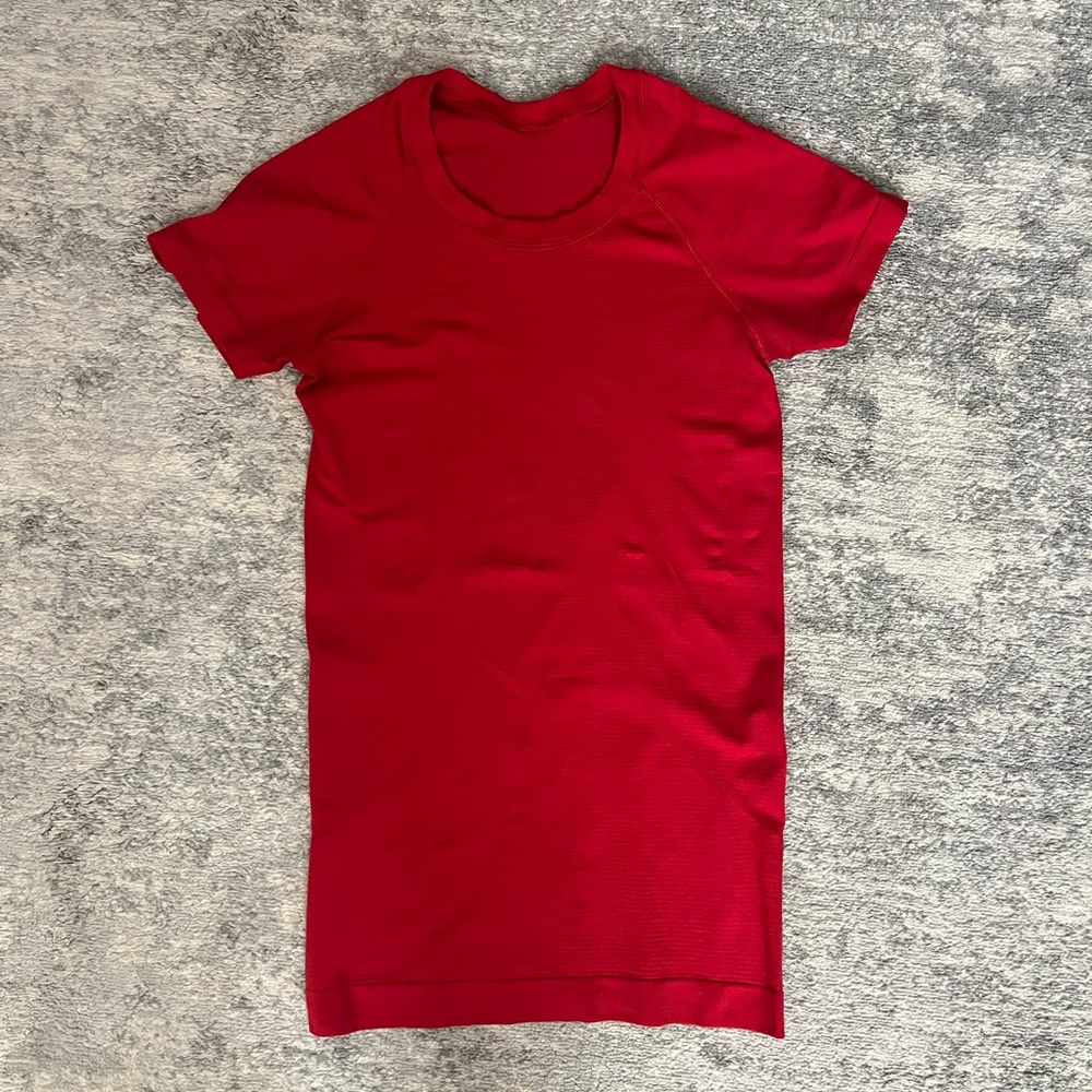 Lululemon athletic top